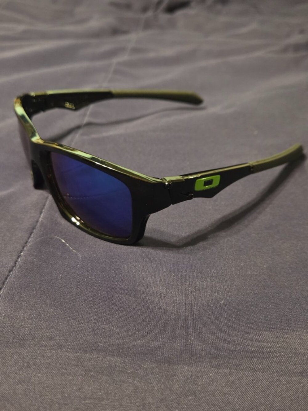SPORTY SUNGLASSES